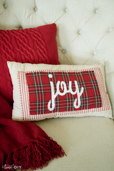 No-Sew Christmas Pillows